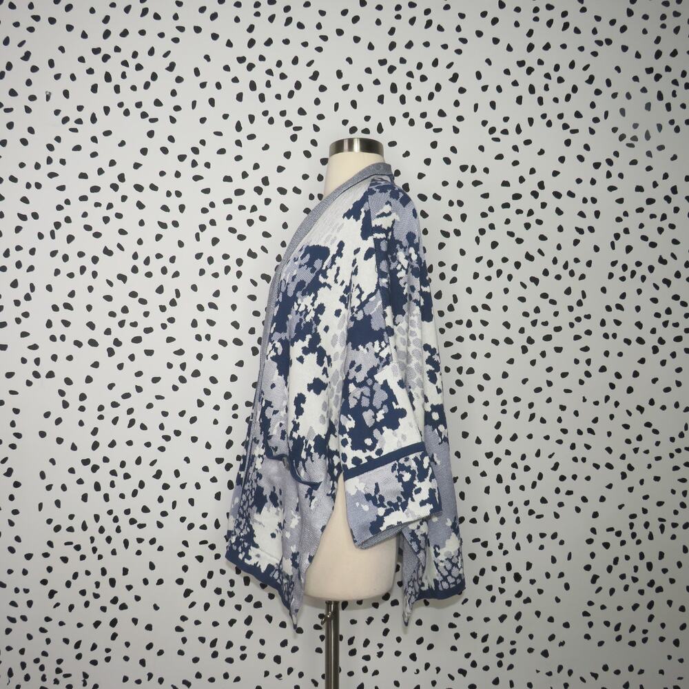 Marla Wynne Blue Abstract Print Open Front Sweater Cardigan - Picture 4 of 10